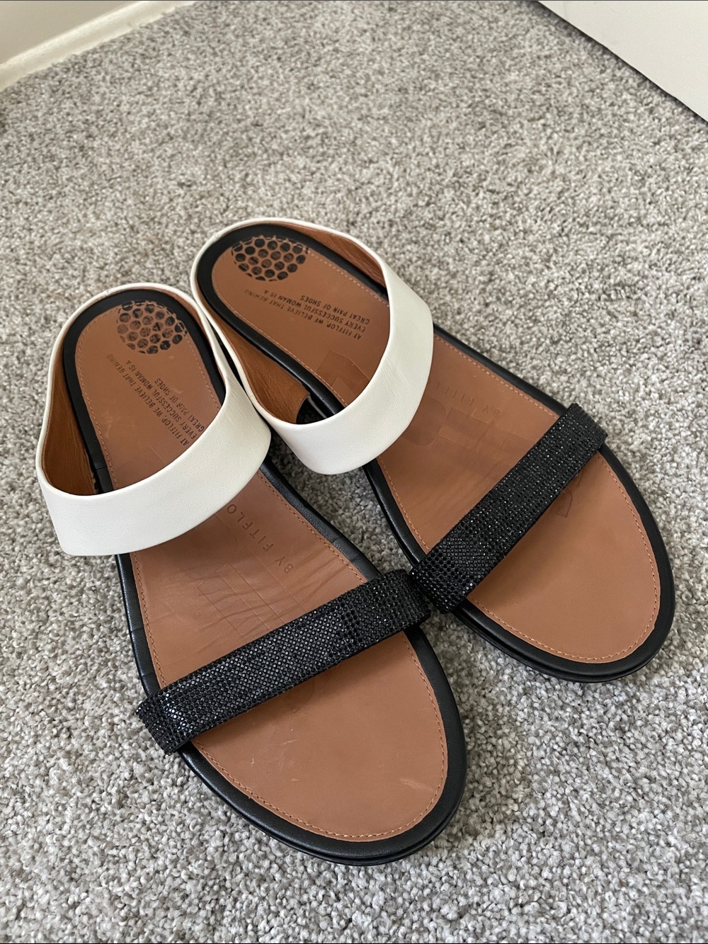 Fitflop slide sandals sparkly black, white Sz 42 (11/11.5) leather